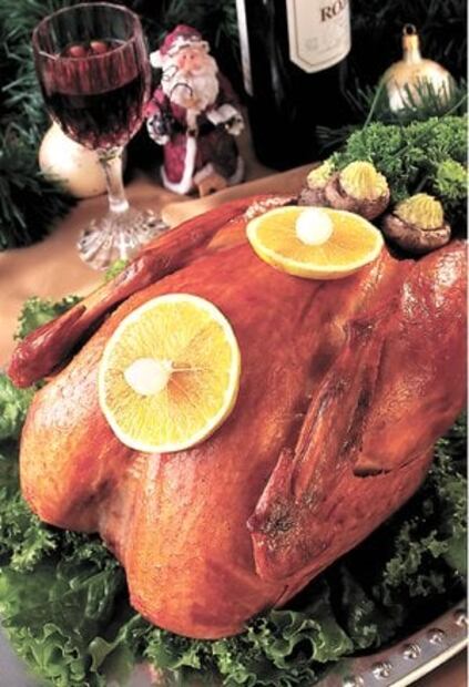 El guajolote en la cena de Navidad, en los bailes de boda y hasta en el transporte
