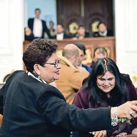 Godoy les hace una limpia a diputados