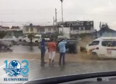 Captan en video cómo corriente de agua arrastra a hombre en Hidalgo