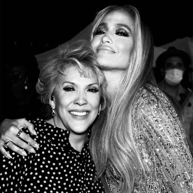 JLo y su madre. Fuente: Instagram @jlo