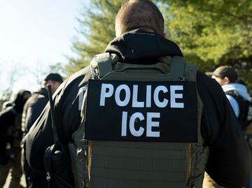 VIDEO: Agentes del ICE rompen ventana para detener a guatemalteco que buscaba asilo en EU; clip desata indignación