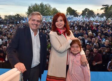 En primer acto de campaña, Kirchner y Fernández prometen mejora económica