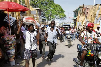 Aterriza en Haití el primer avión con ayuda humanitaria en tres meses
