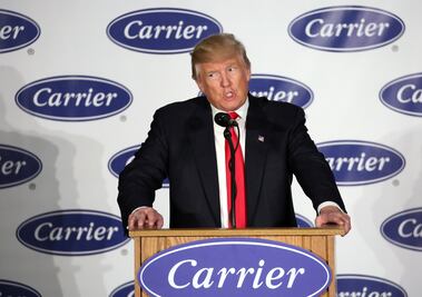 Trump pelea en Twitter con líder gremial por movimiento de Carrier en México