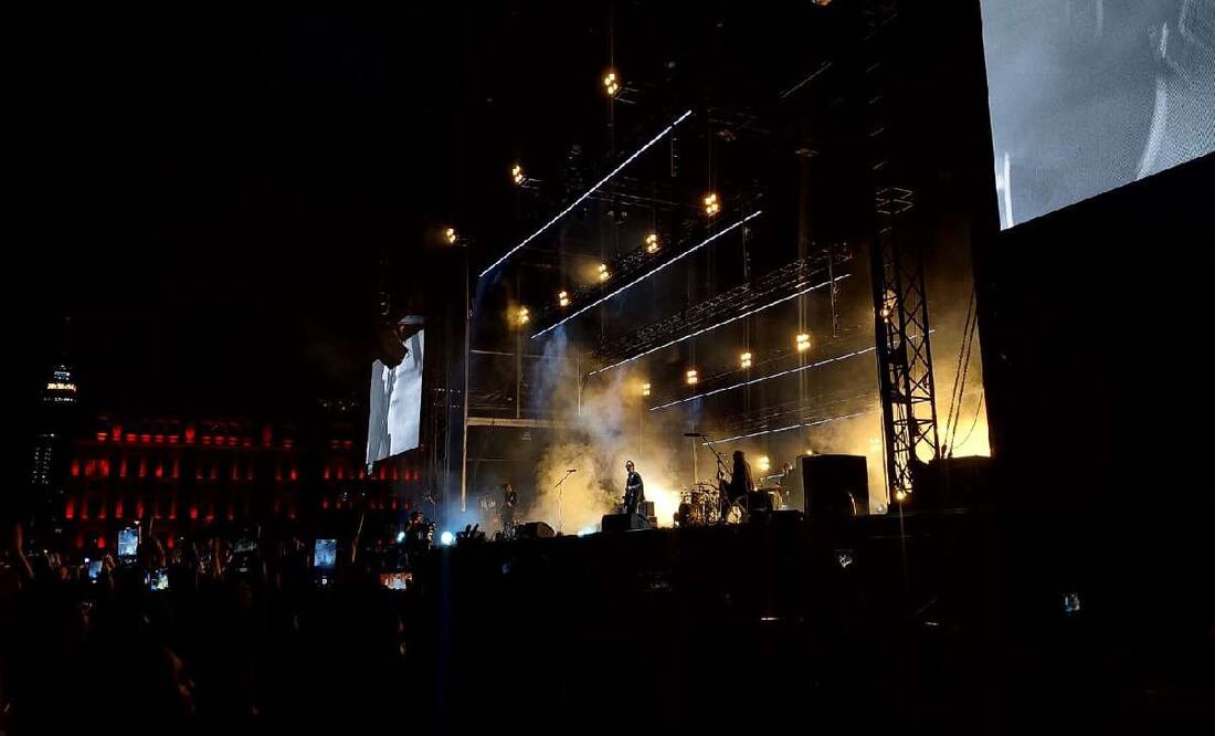 La banda logró llenar la plancha del Zócalo capitalino. Foto: Berenice Martínez/ EL UNIVERSAL.