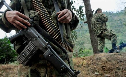 Colombia anuncia diálogo de paz con grupos armados ilegales, tras negociación con ELN