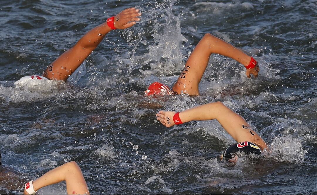 Prueba de natación en el río Sena, durante los Juegos Olímpicos de París - Foto: EFE