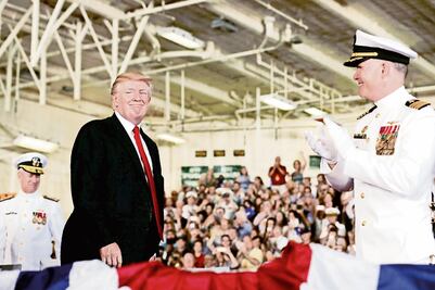 Trump se ufana de su poder 'absoluto' de perdón en "Rusiagate"