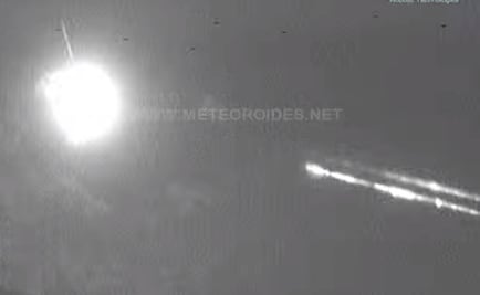 "Bola de fuego" transforma la noche en día