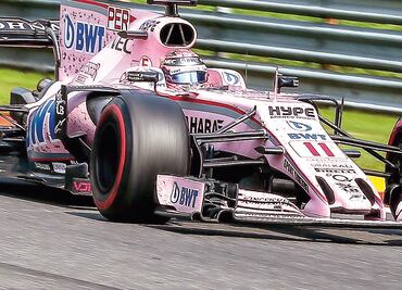 Checo Pérez se disculpa por provocar dos contactos