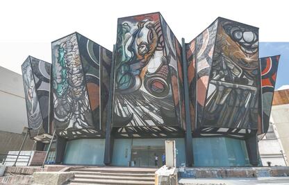 Proyecto del Polyforum Siqueiros sin fecha ni acuerdos