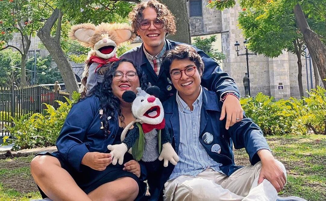 Marial Valdez, Francisco Peralta y Hernani Herrera, estos dos últimos creadores de “Sembradores de Historia”, proyecto con el que han recorrido plazas, museos, albergues, escuelas para divulgar la historia. Foto: Laboratorio de Imaginación Histórica