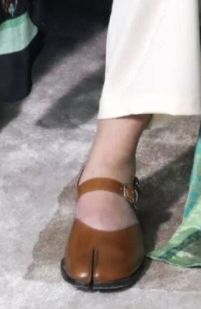 Los zapatos de pezuña de Mijares causan revuelo, pero son carísimos