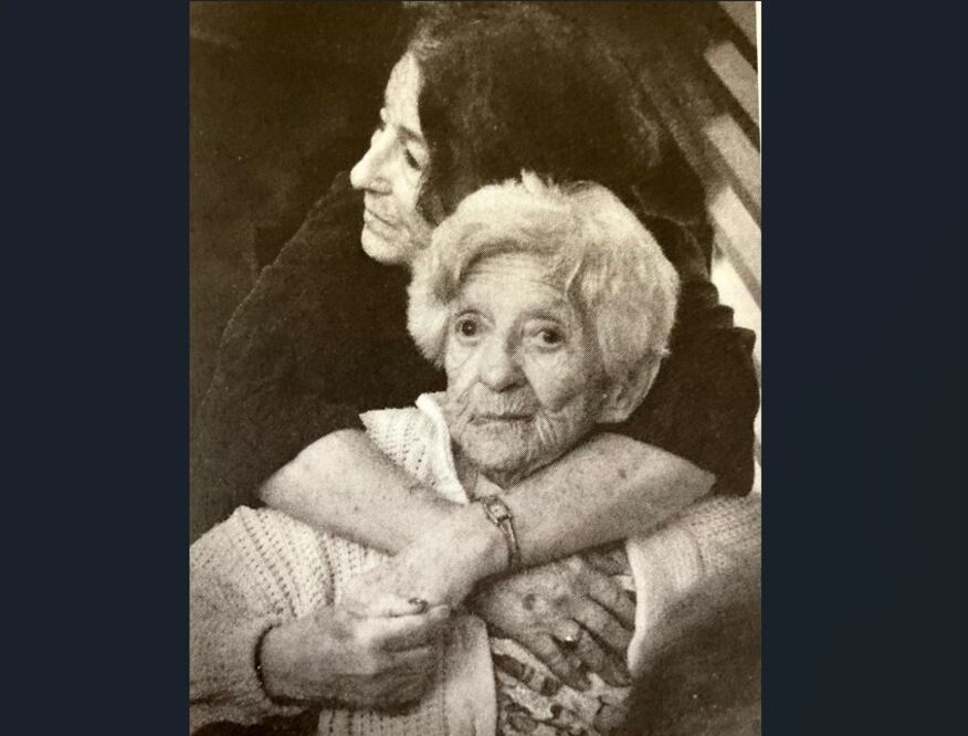 Ruth Charlotte Ornsteinová con Daniela Spencer en Hagibor en el verano de 2013, unas semanas antes de fallecer.  Foto: Petr Balajka.