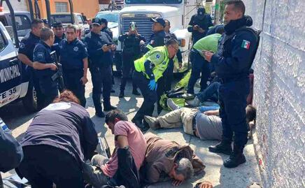 Linchan a 10 presuntos delincuentes por robar un inmueble en Santa Clara Coatitla, Ecatepec