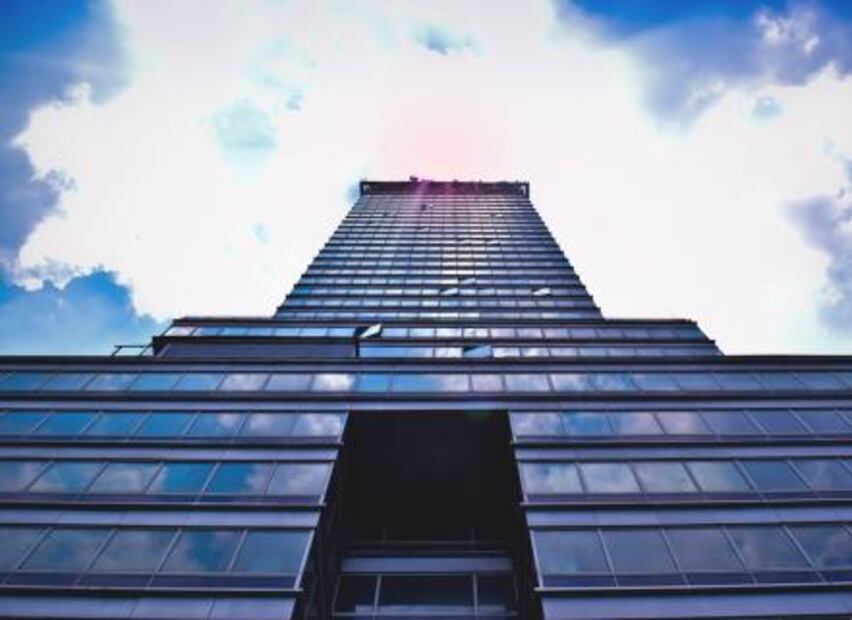 La luna rosa iluminará abril, te decimos cuándo