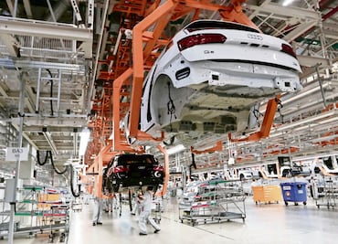 Récords en producción y exportación de autos