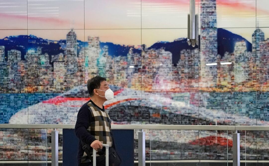 El doctor Jorge Baruch Díaz recomienda cancelar viajes no necesarios o esenciales a China.  Foto: AP Photo. Kin Cheung