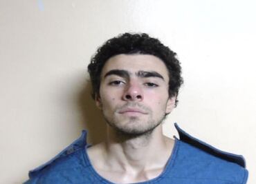 Luigi Mangione acepta ser trasladado a Nueva York; enfrenta 11 cargos por asesinato del CEO de UnitedHealthCare