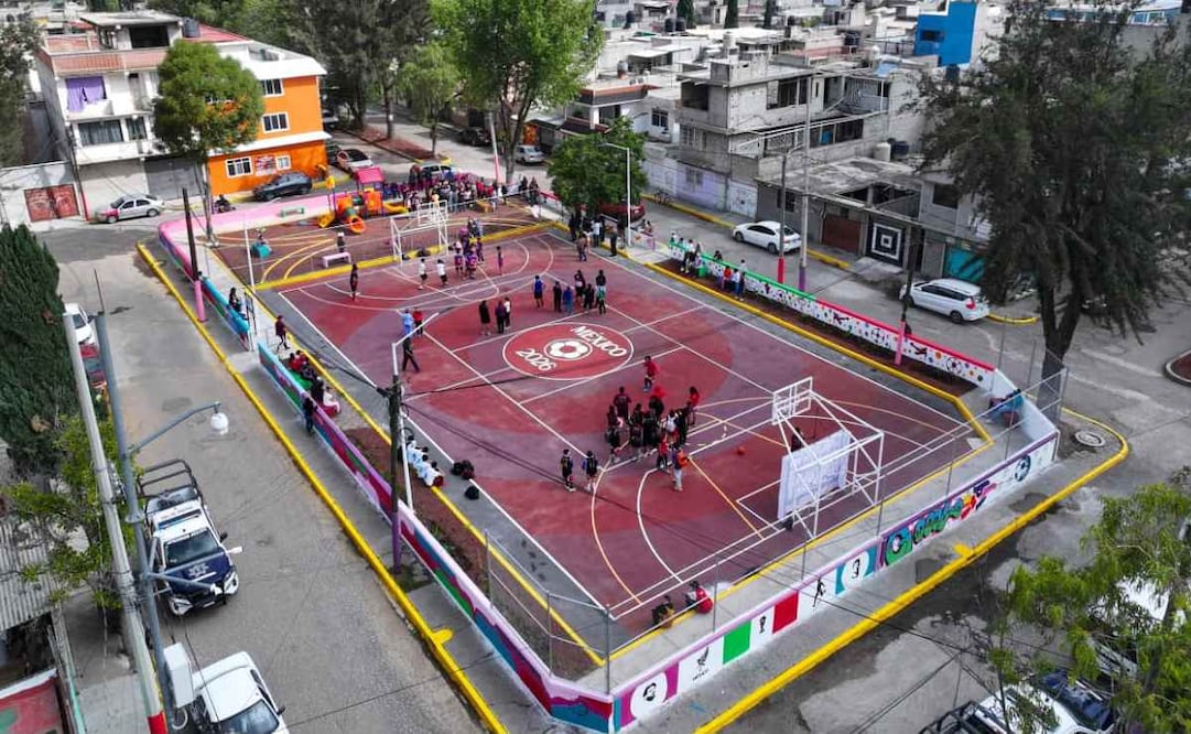 Azucena Cisneros recupera parque en Jardines de Morelos, Ecatepec; impulsan espacios para la convivencia.
Foto: Especial.