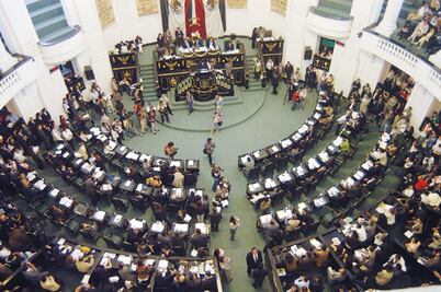 En 3 años, le vetaron 68 leyes a la ALDF