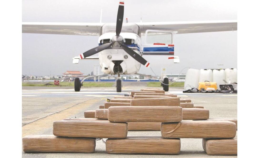 Ecuador decomisó cocaína que iba a ser transportada en avioneta a México. Foto: CORTESÍA POLICÍA NACIONAL DE ECUADOR