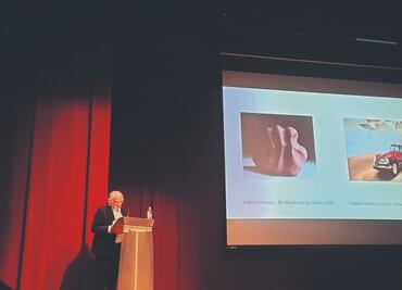 Gabriel Orozco no está “al servicio de las demandas propagandistas” de las autoridades, dice el crítico Benjamin Buchloh