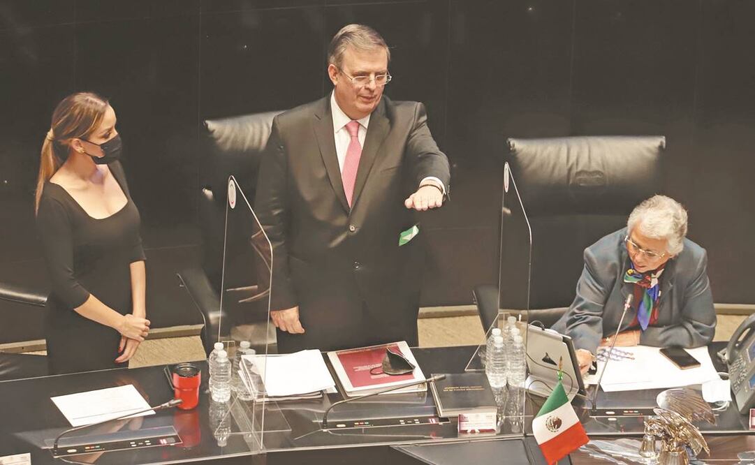 El canciller Marcelo Ebrard compareció a fines de septiembre pasado ante el Senado con motivo de la glosa del Tercer Informe. Foto: Archivo/EL UNIVERSAL.
