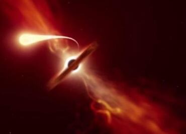 Especialistas observan cómo estrella pervive a un agujero negro