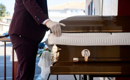 Funerarias en California, saturadas por fallecidos de coronavirus