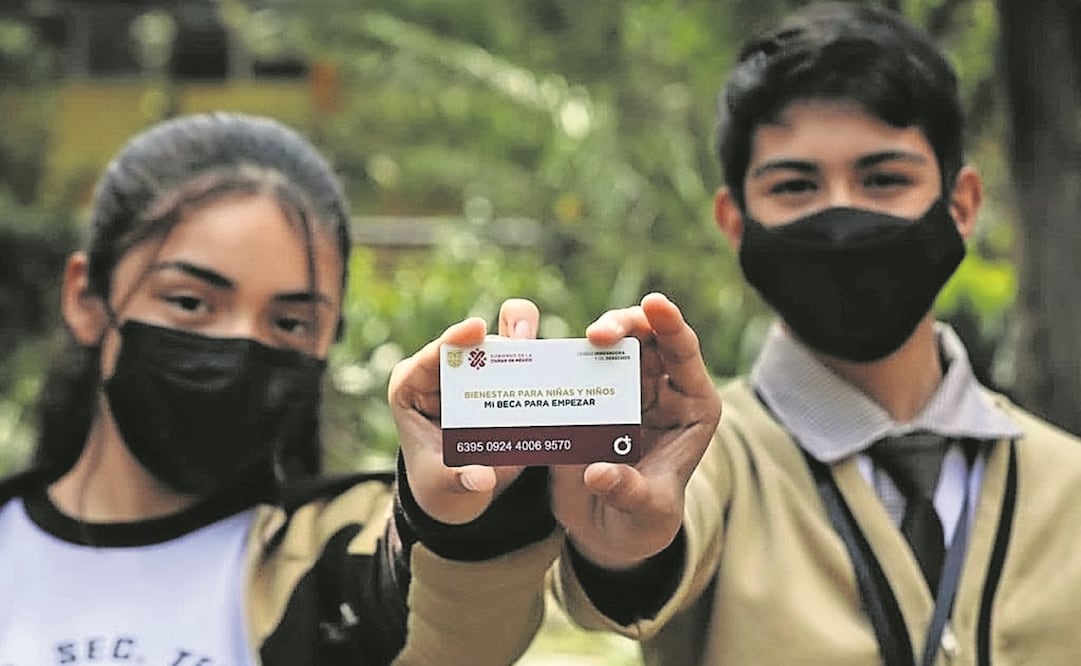 El programa tiene un alcance de un millón 100 menores de edad en educación básica y media. Foto: ARCHIVO EL UNIVERSAL