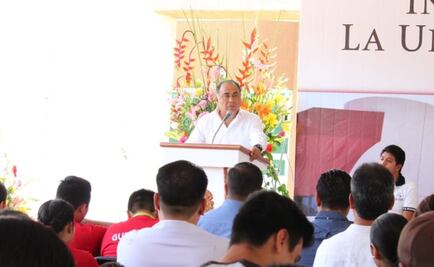 Héctor Astudillo pide a AMLO replantear nombramientos de delegados