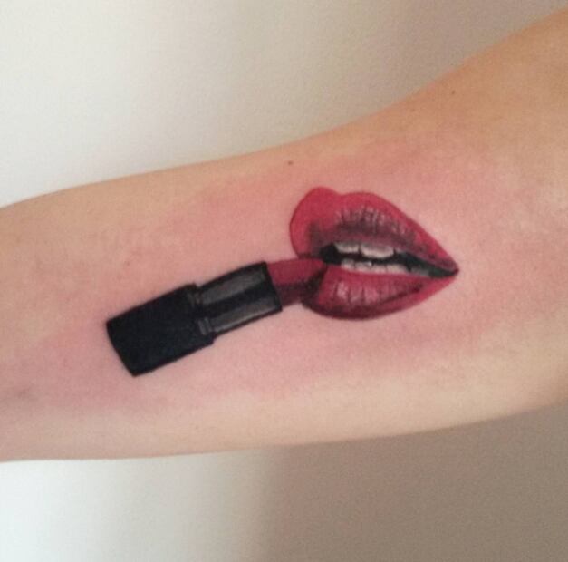 ¿Amas el maquillaje? Estos tatuajes son para ti