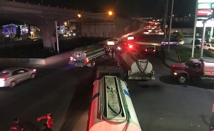 Operadores de pipas bloquean entradas a Texcoco