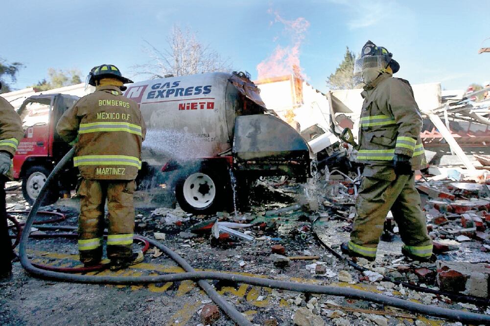 En 2015 la explosión de una pipa de gas destruyó el Hospital Materno Infantil de Cuajimalpa, el cual hasta la fecha no ha sido reconstruido. (FOTOS: ARCHIVO EL UNIVERSAL)