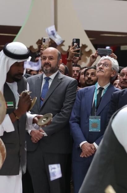 Con "billetiza" de gobierno de Jalisco a Padilla y Villanueva Lomelí, arranca la FIL