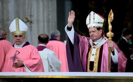 Norberto Rivera reza por tener gobiernos honestos