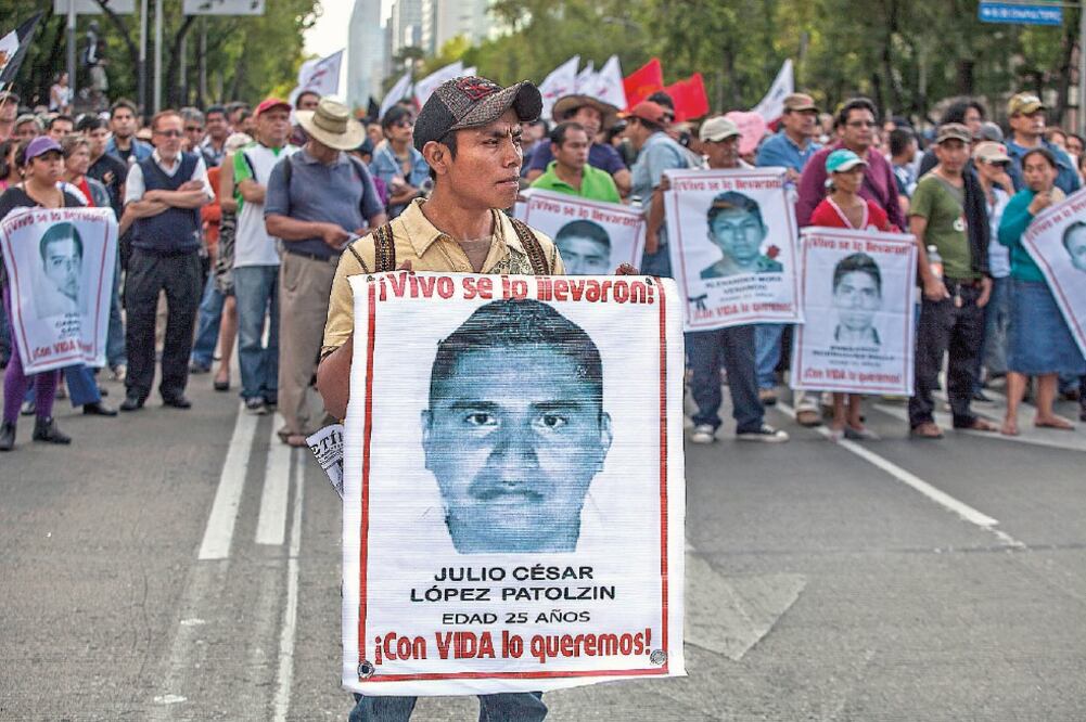 Padres de los normalistas de Ayotzinapa sostuvieron que la impunidad impera en México (ARCHIVO EL UNIVERSAL)