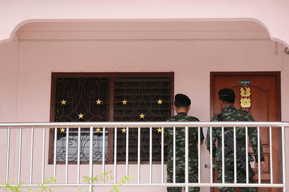 Las autoridades barajan que el detenido pertenezca a una banda de falsificación de pasaportes compuesta por extranjeros y tailandeses que pudo atentar en venganza a una redada policial contra su organización (EFE)