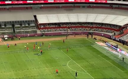 Cancha del Estadio Azteca, desgastada tras juego de la NFL