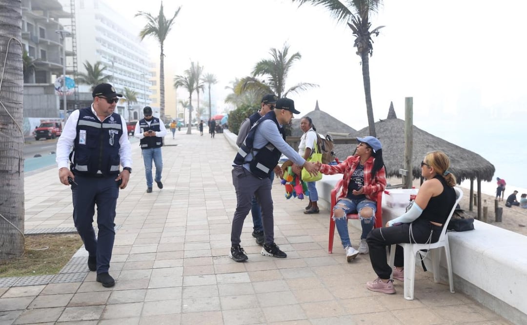 Operativo en Mazatlán para el desfile; control de accesos y prohibición de renta de sillas. Foto: Especial
