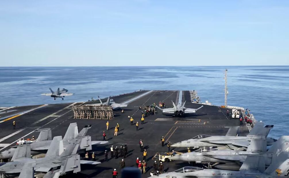 Un F-18 despega del portaaviones Gerald R. Ford. Foto: AFP