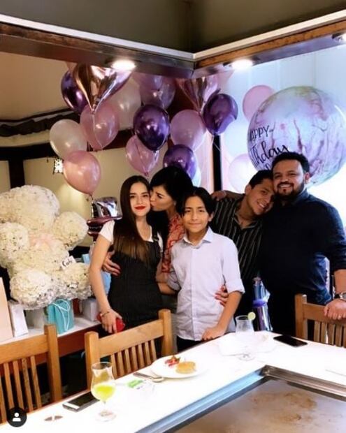 Conoce a la guapa hermana de Christian Nodal