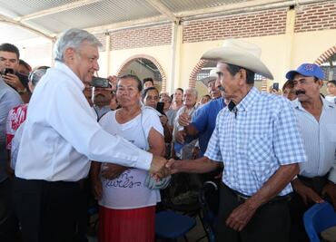 Destaca AMLO ventaja de Osorio en encuesta de EL UNIVERSAL