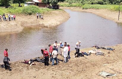 Tras caer camioneta al río, mueren 9 migrantes