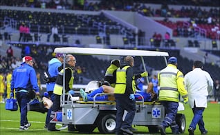 Nicolás Ibáñez abandona el Clásico Joven por lesión y enciende las alarmas en Cruz Azul