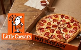 De meme a marca; Little Caesars adopta el marketing de redes y registra las frases “Liru Sisa” y “Liru Cisa”