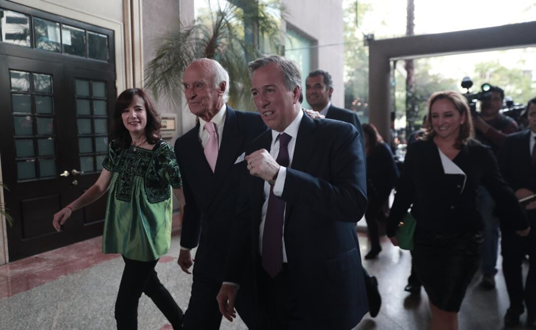 José Antonio Meade a su salida de una reunión privada con industriales. /Alejandra Leyva - EL UNIVERSAL