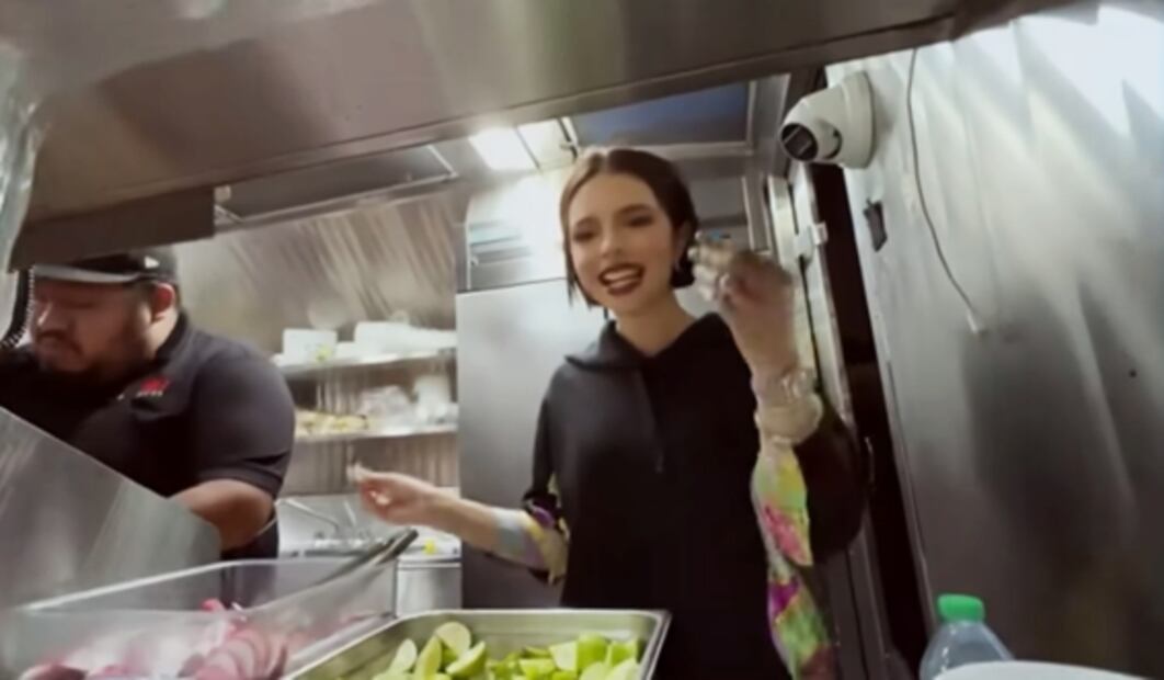 Ángela Aguilar amenaza con dejar la cantada para dedicarse a despachar una taquería 