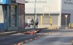 ¡Vuela, vuela! Biker muere en Chimalhuacán tras golpear su moto con bolardo del carril del Mexibús